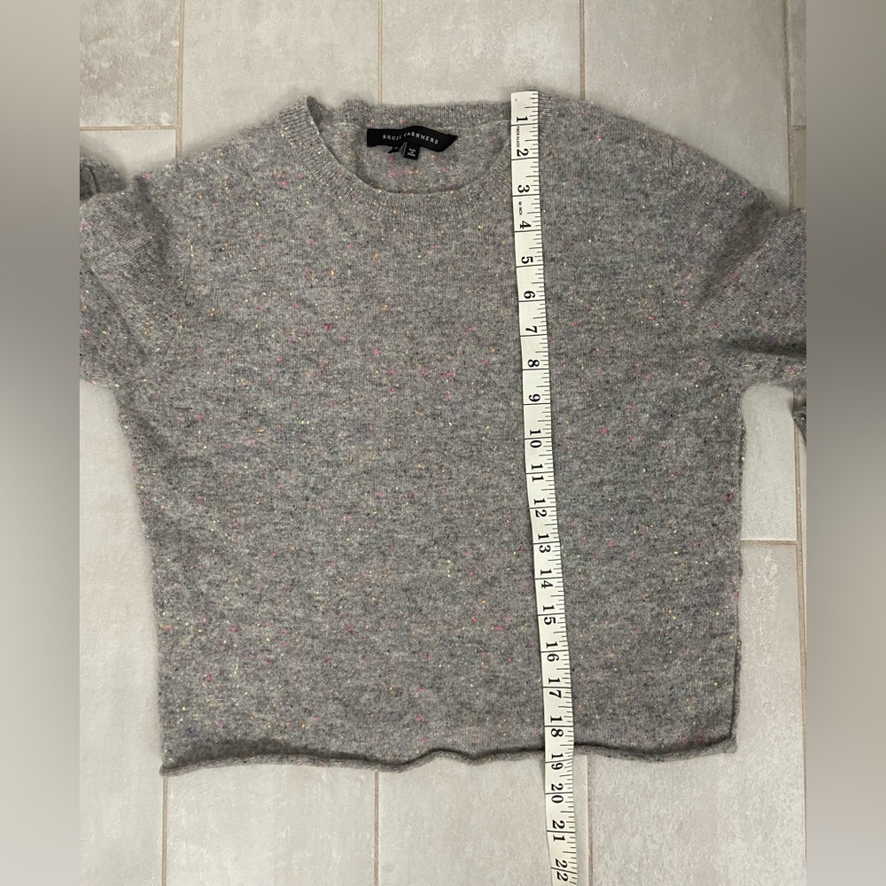 Skull Cashmere Gray Sweater with Pink Skull - Picture 7 of 7